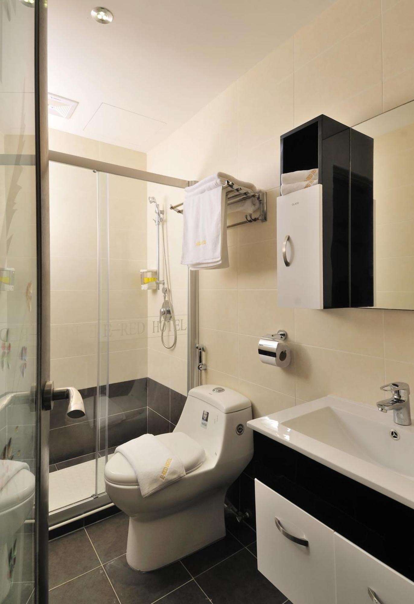 Ernes Hotel Bayu Mutiara Bukit Mertajam Buitenkant foto