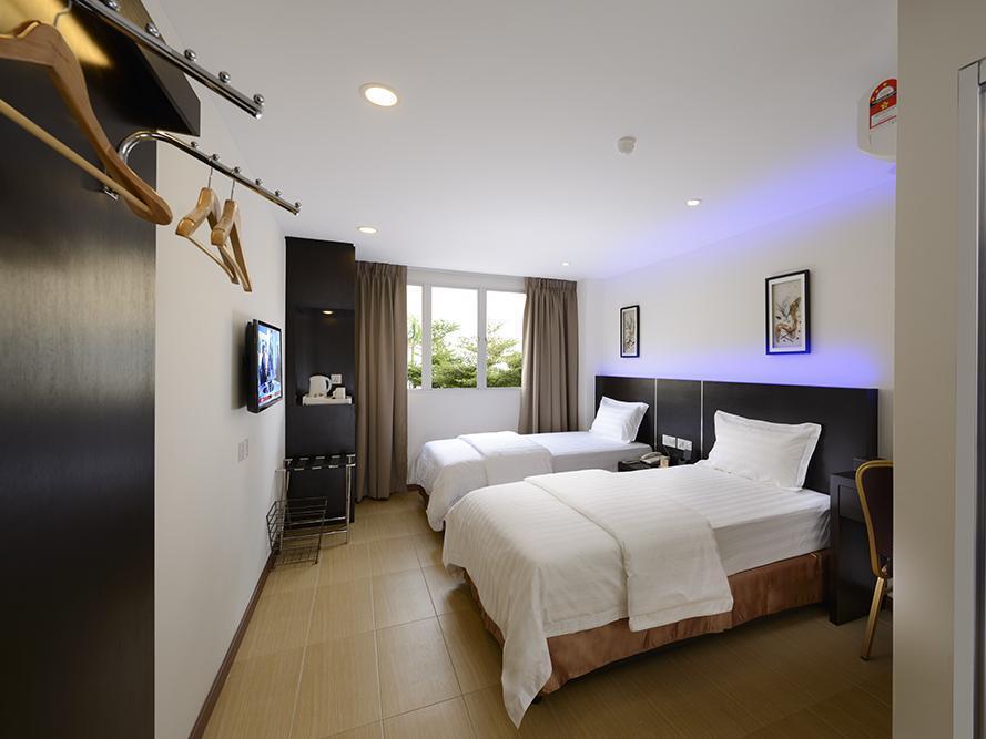 Ernes Hotel Bayu Mutiara Bukit Mertajam Buitenkant foto