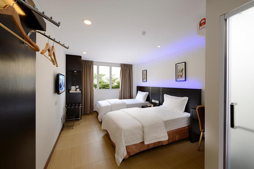 Ernes Hotel Bayu Mutiara Bukit Mertajam Buitenkant foto