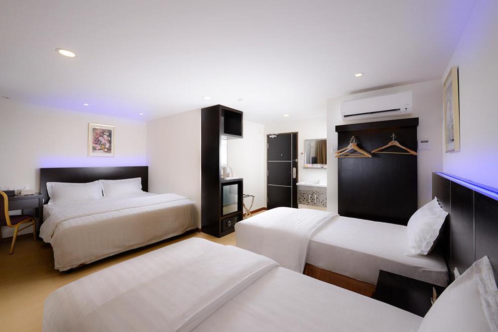 Ernes Hotel Bayu Mutiara Bukit Mertajam Buitenkant foto
